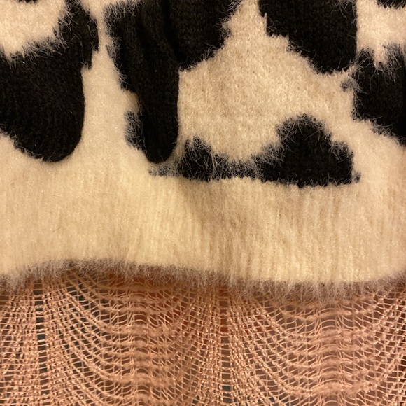 Plush cheetah print sweater - Picture 8 of 10